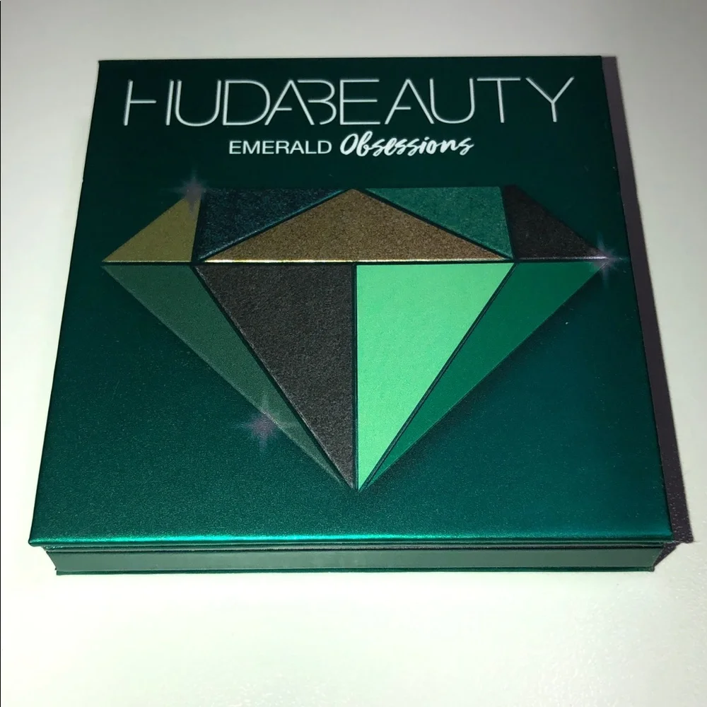 HUDA BEAUTY Emerald Obsession Eyeshadow Palette NEW